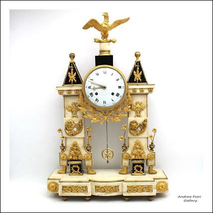 Antico Orologio a Pendolo Luigi XVI in bronzo dorato e marmo (H.62) XVIII secolo Rivoluzione
