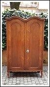 Armadio viennese antico dell\’800 listrato in noce