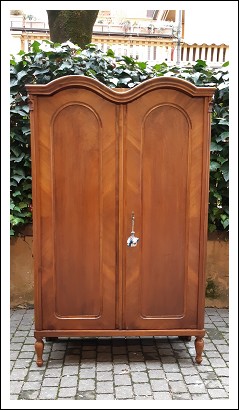Armadio viennese antico dell\’800 listrato in noce