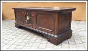 Cassapanca emiliana antico del 600 in noce