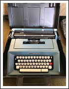 Macchina da scrivere Olivetti 46