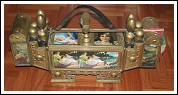 Originale lustrascarpe turco in legno-ottone