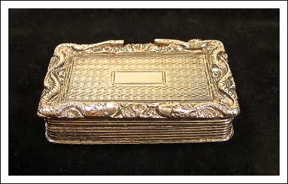 Vinaigrette Guglielmo IV- 1832. Birmingham, Argento sterling-